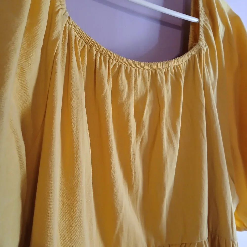 Large yellow embroidered dress - Picture 7 of 11